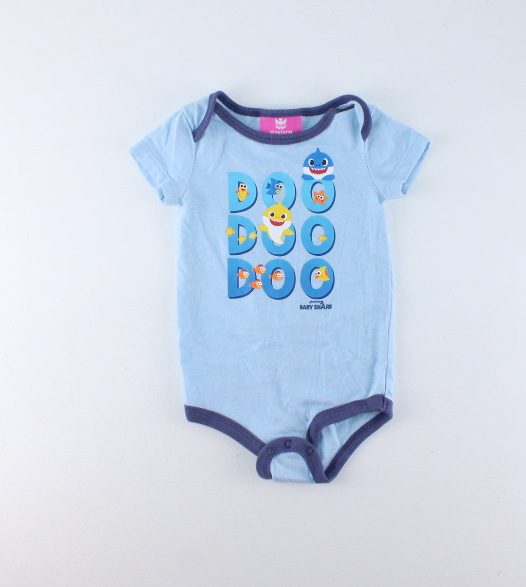 BABY SHARK ONESIE 0-3M EUC