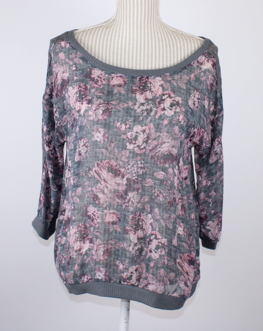 MAURICES FLORAL TOP LADIES MEDIUM PRE-LOVED
