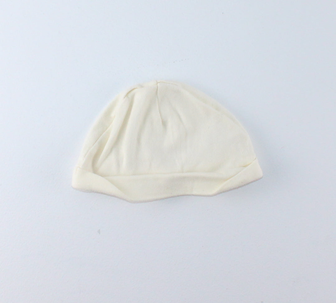 FIRST IMPRESSIONS IVORY BABY BEANIE 0-9M EUC