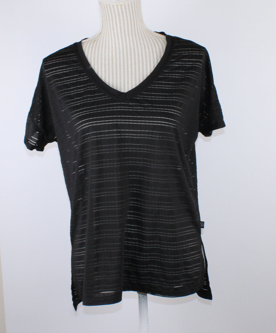 ARDENES ATHLETIC BLACK TEE LADIES SMALL PRE-LOVED