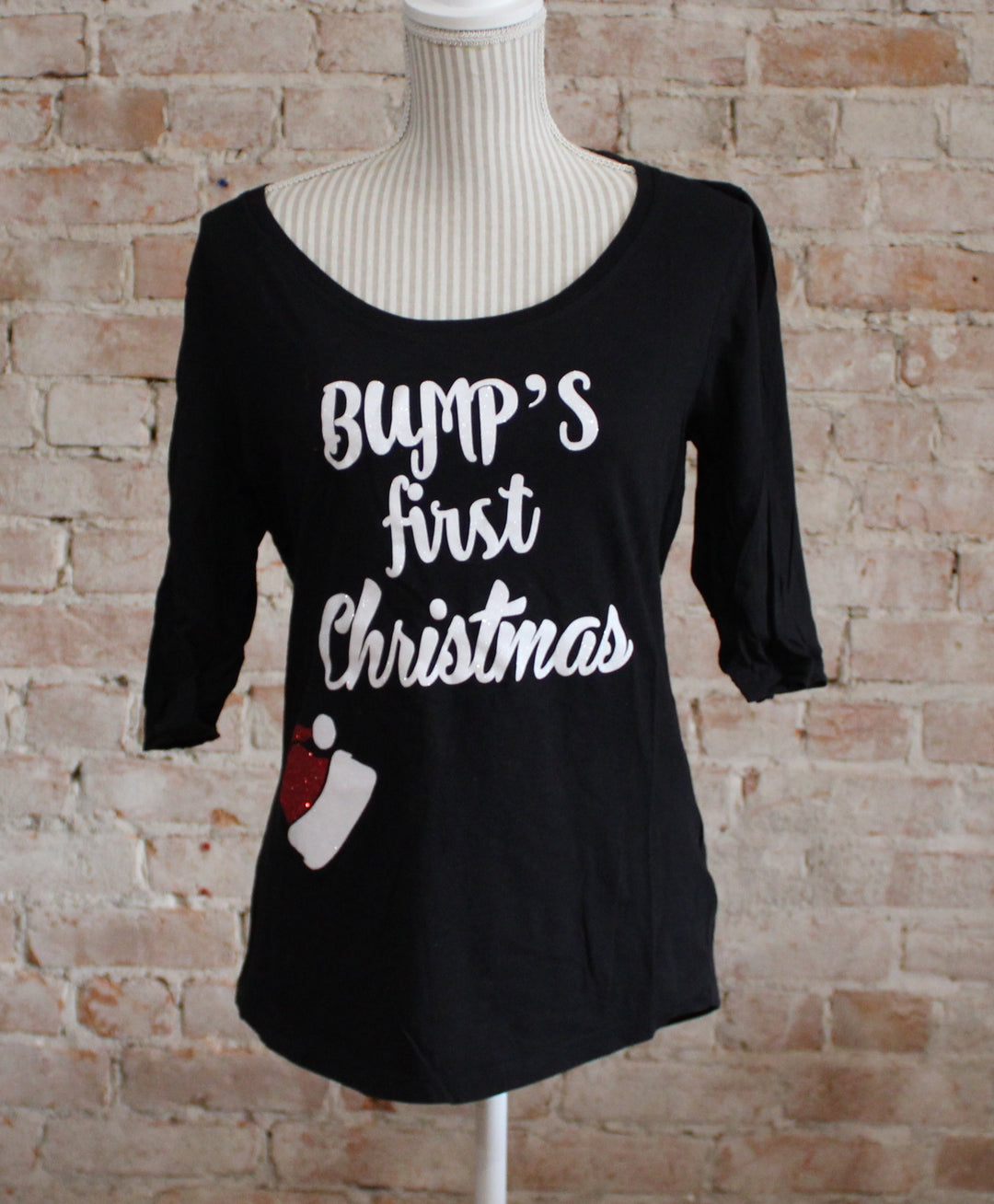 BUMP CHRISTMAS TEE MATERNITY SMALL EUC