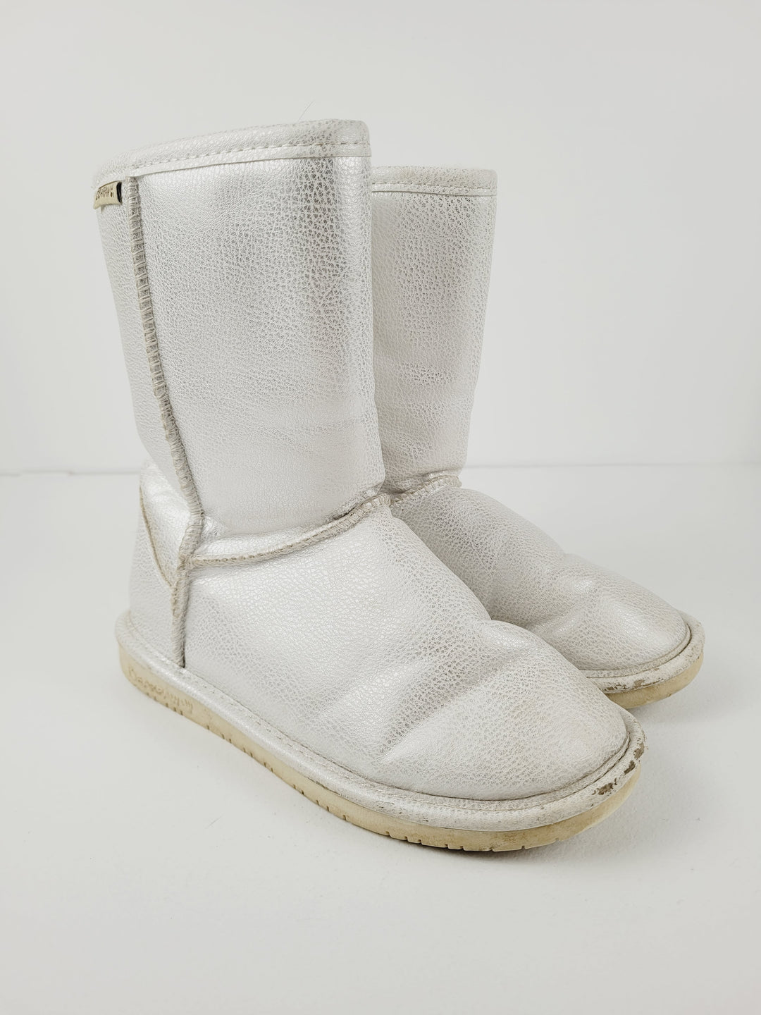 BEARPAW METALLIC IVORY WINTER BOOTS YOUTH 6 VGUC