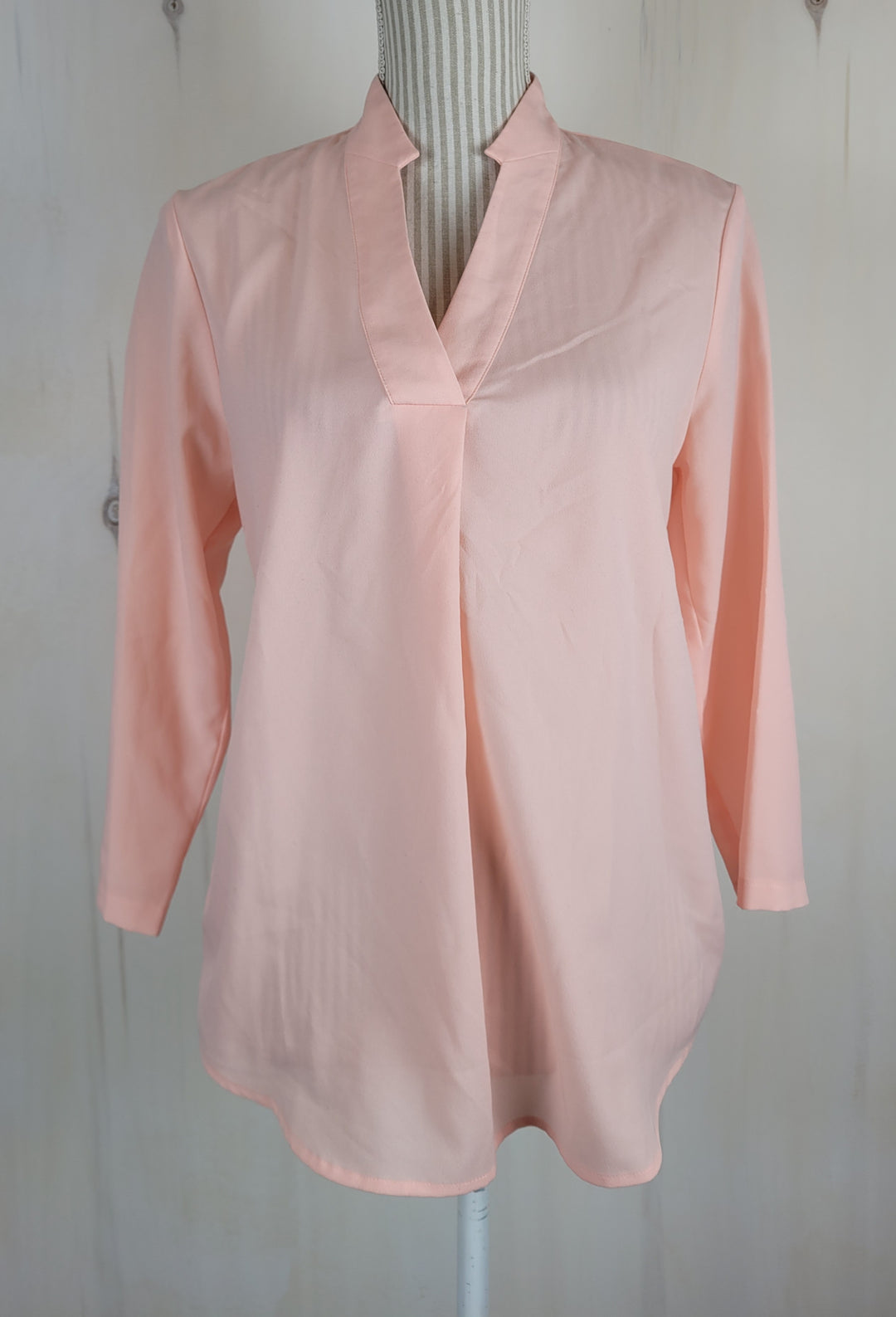 VANHEUSEN LIGHT PINK BLOUSE LADIES SMALL EUC