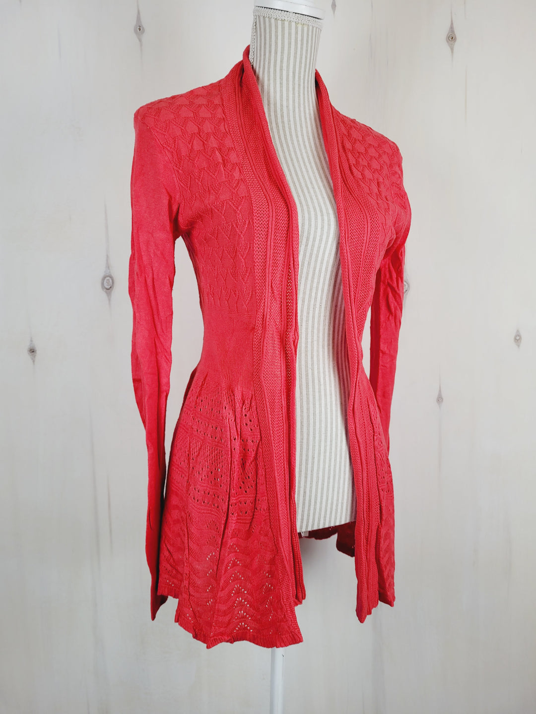 SMASH CORAL CARDIGAN LADIES S-M EUC