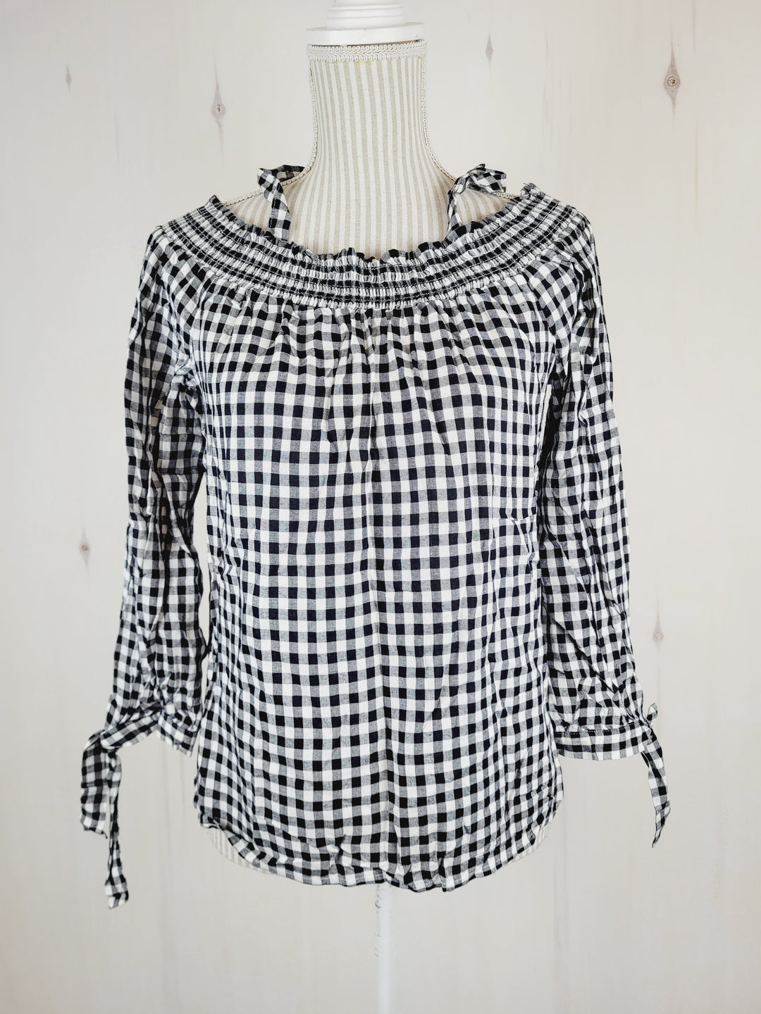 LILY MORGAN BLACK PLAID TOP LADIES MEDIUM EUC