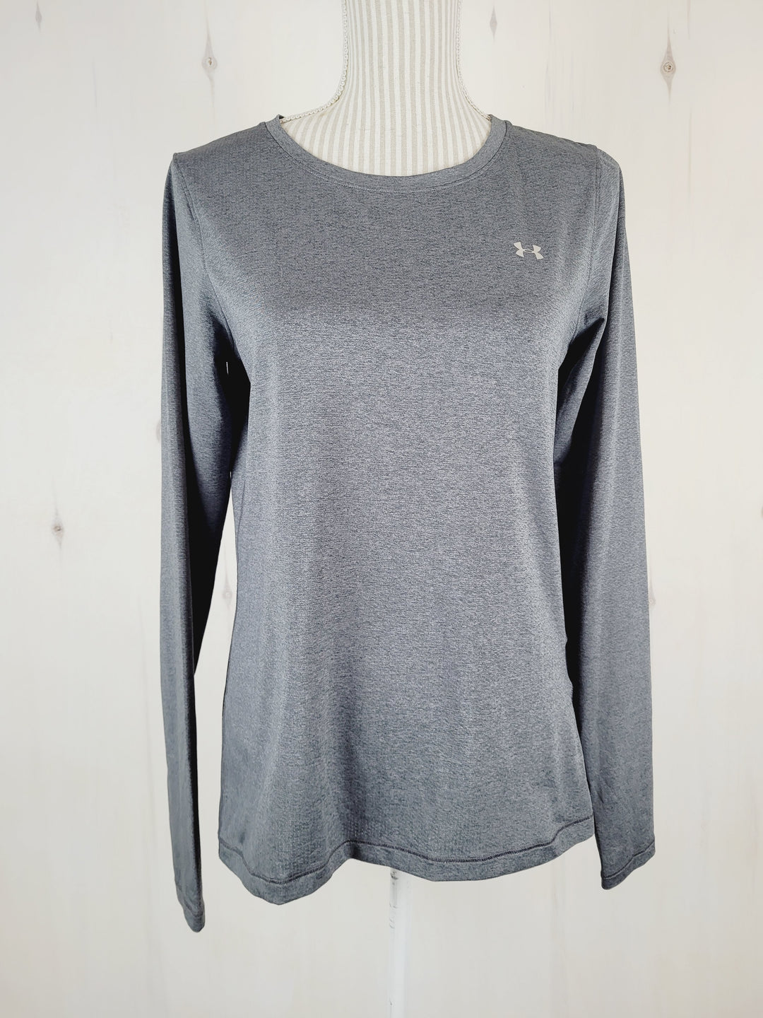 UNDER ARMOUR HEAT GEAR GREY TOP LADIES MEDIUM EUC