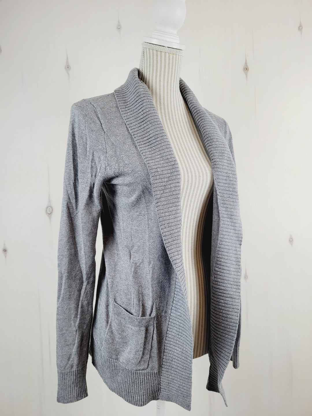 HOLLISTER GREY SWEATER LADIES LARGE EUC