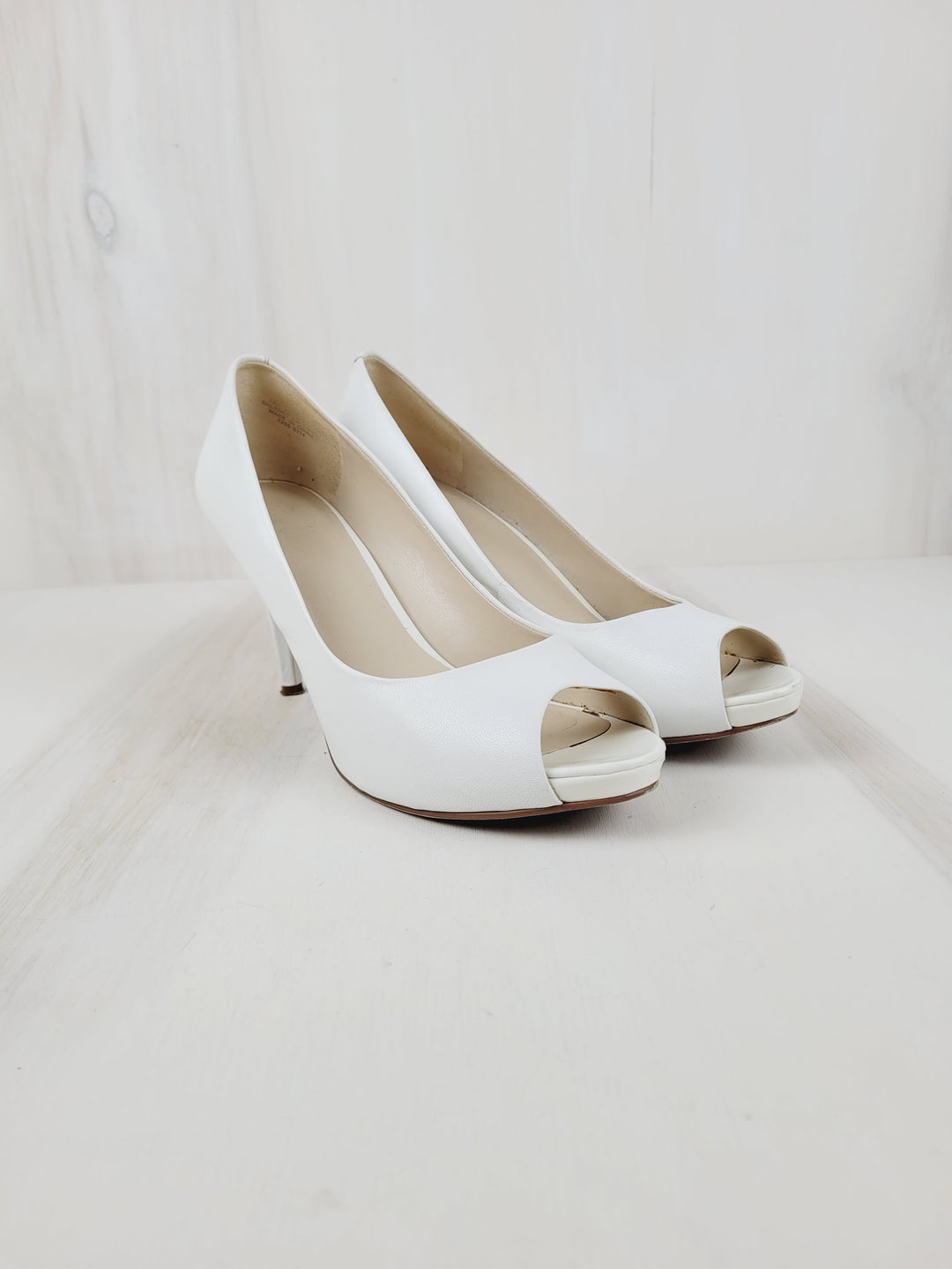 NINE WEST WHITE HEEL SIZE 8.5 LADIES VGUC/EUC