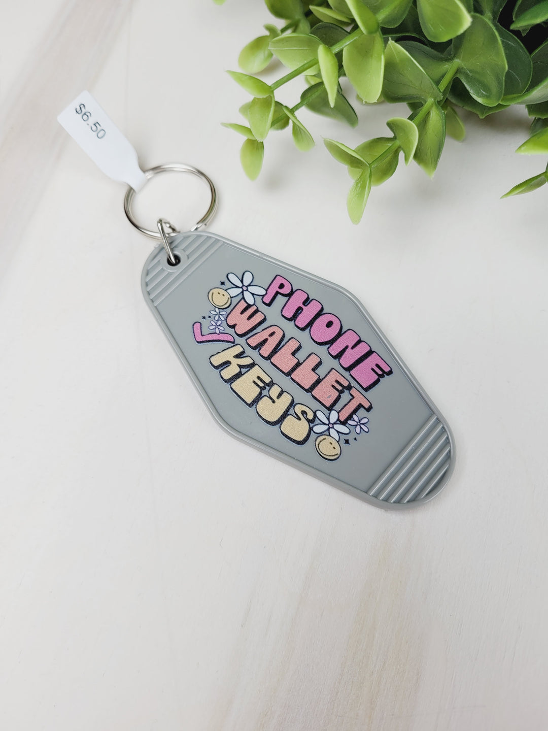 Lindsay's Creations, Motel Keychain