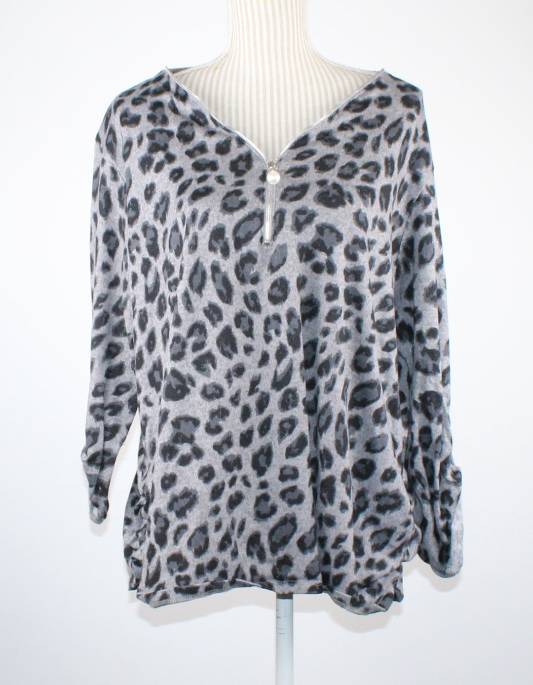 LILY MORGAN ANIMAL PRINT SWEATER LADIES 2XL EUC