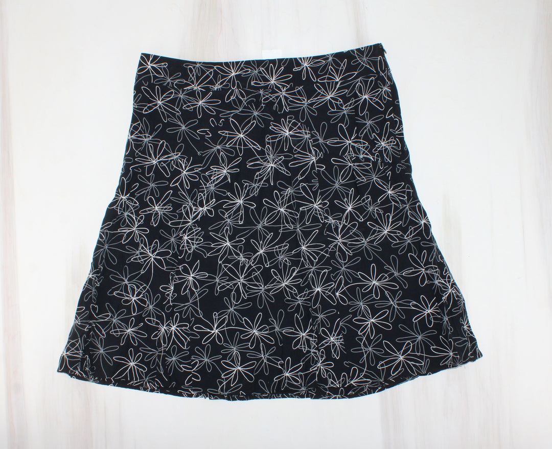 JACOB BLACK FLORAL SKIRT LADIES SIZE 9/10 EUC