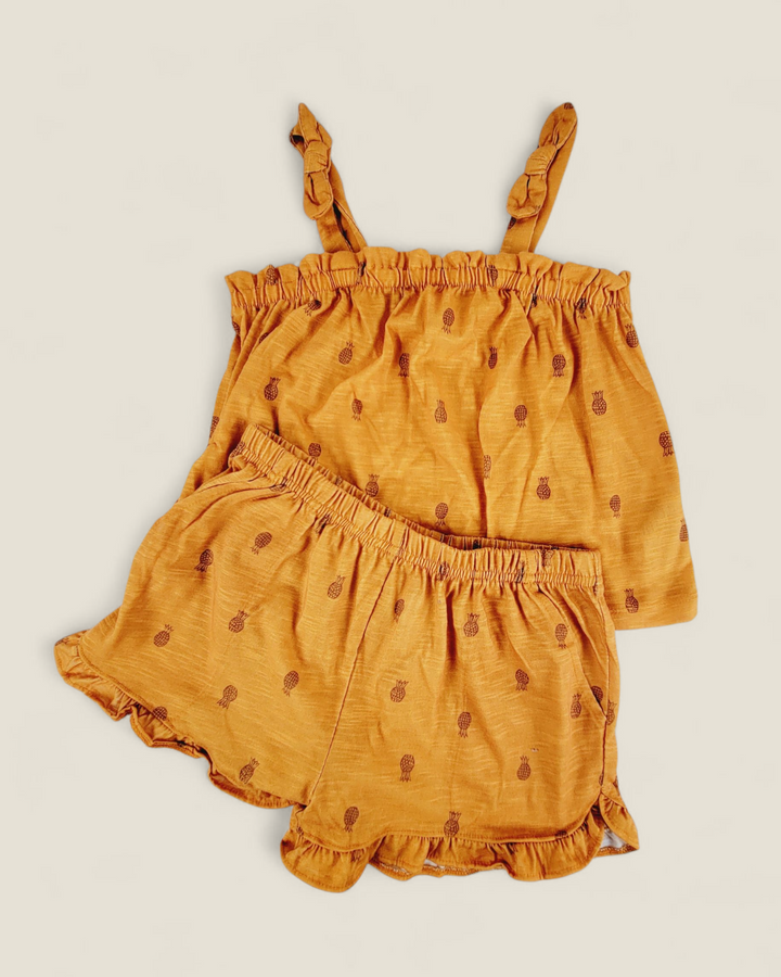 CARTERS PINEAPPLE OUTFIT 8Y PRE-LOVED