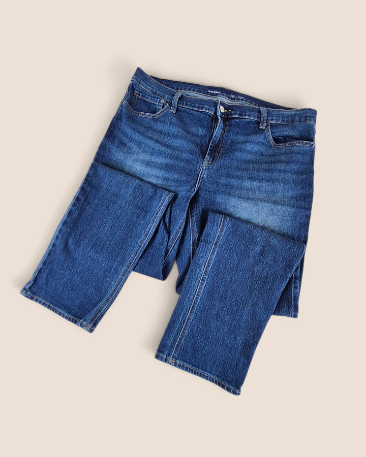 Pre-Loved Old Navy Mid Rise Boyfriend Jeans Ladies Size 14 | Betty’s Marketplace