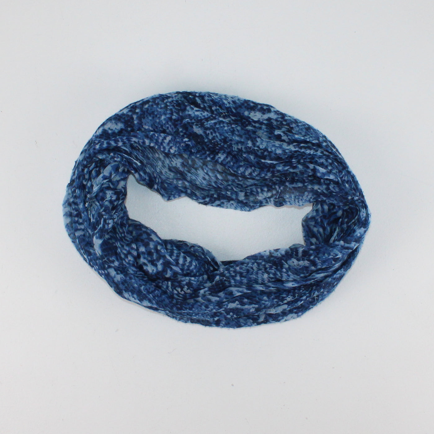 BLUE INFINITY SCARF EUC