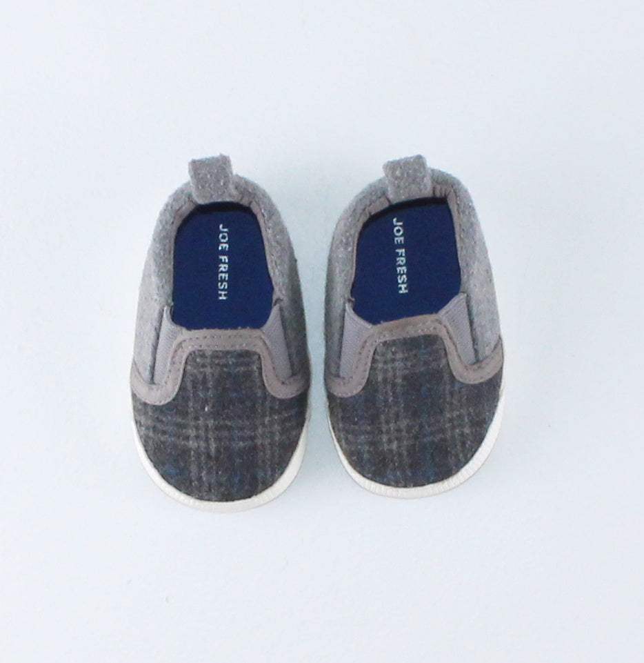 JOE FRESH PLAID CRIB SHOE SIZE 1 BABY EUC