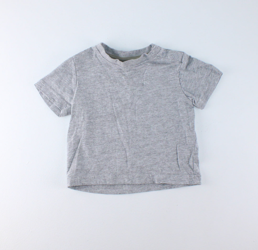 GEORGE GREY TEE 6-12M EUC