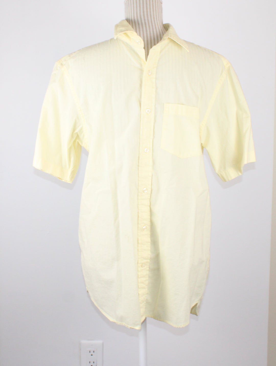 OLD NAVY YELLOW DRESS SHIRT MENS MEDIUM EUC