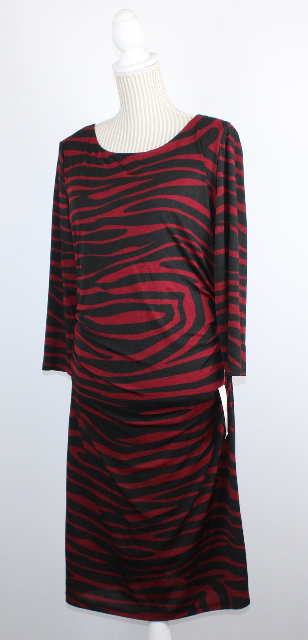 EVIKA DRESS LARGE NEW! MADE IN CANADA!