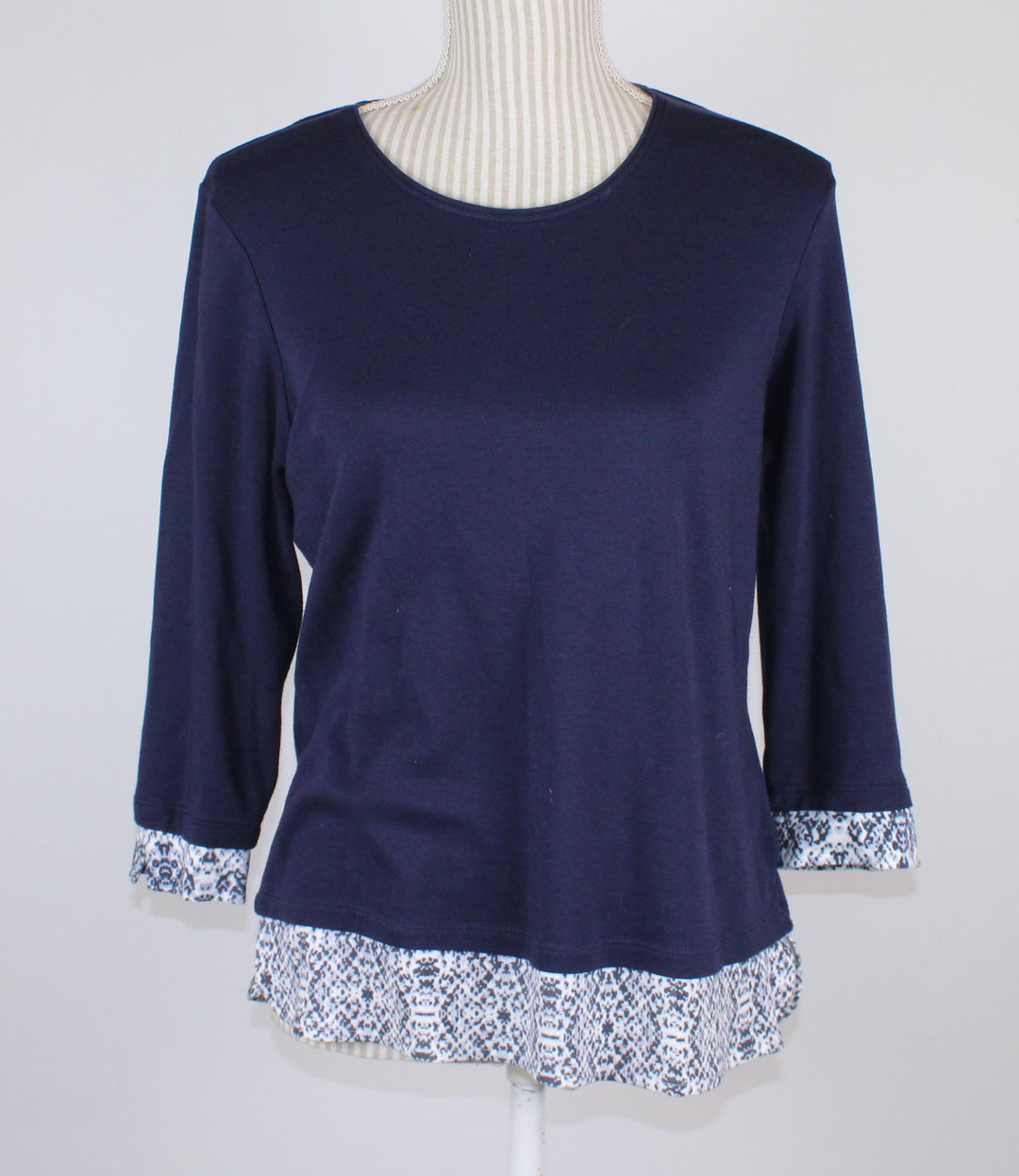 CLASSIC EDITIONS NAVY TOP LADIES SMALL EUC