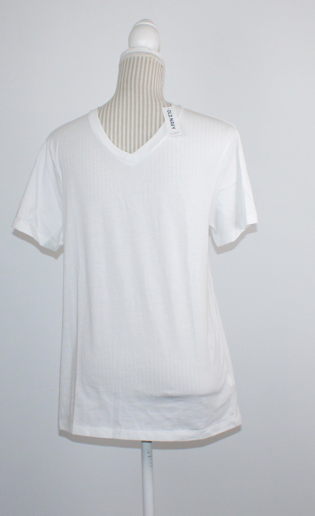 OLD NAVY WHITE TEE SMALL NWT