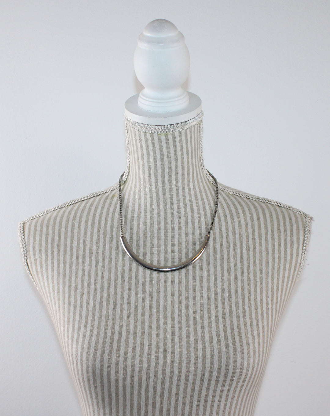 SILVER NECKLACE GUC