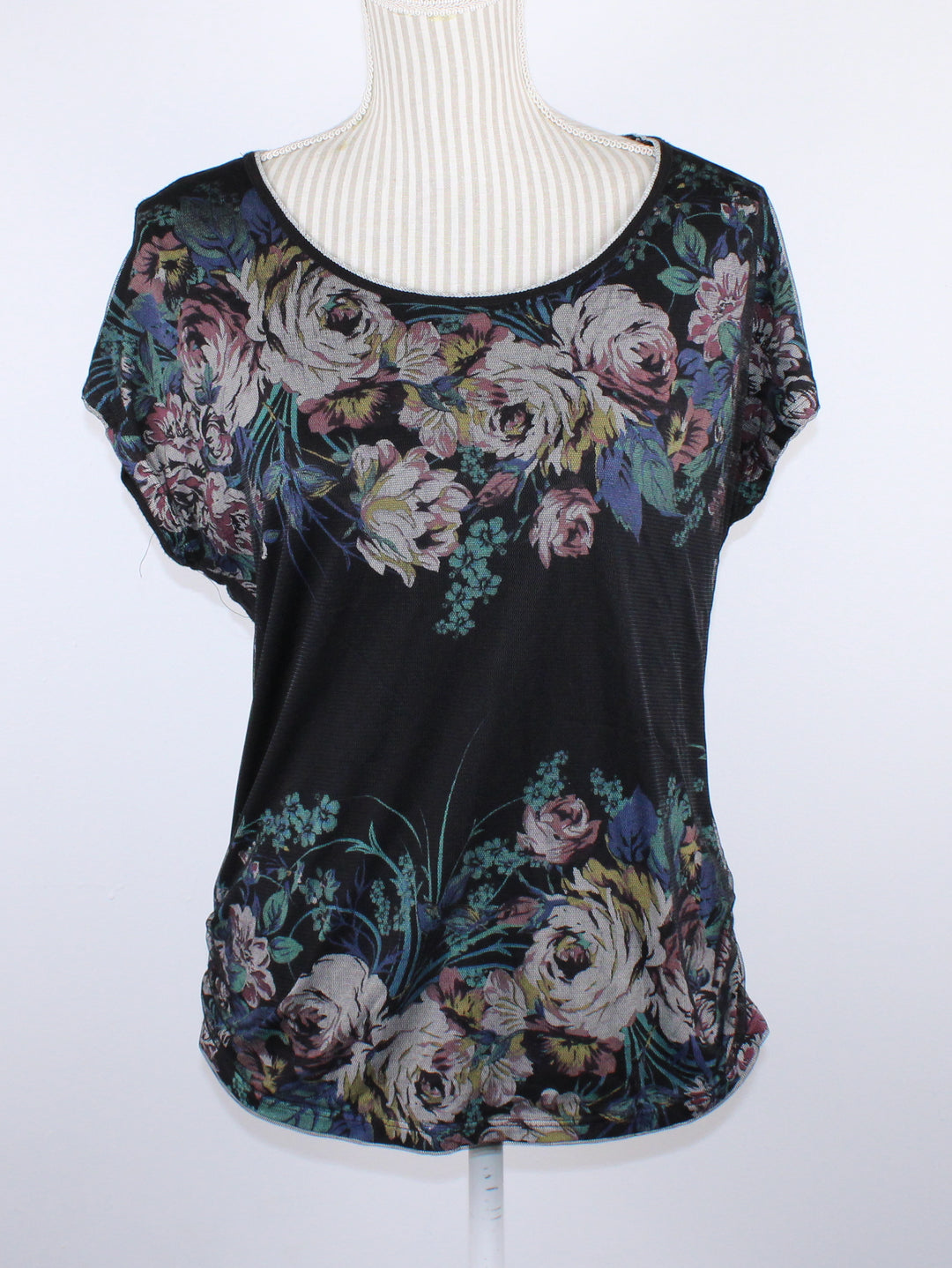 EDISTA LACE LAYERED FLORAL TOP LADIES MEDIUM EUC