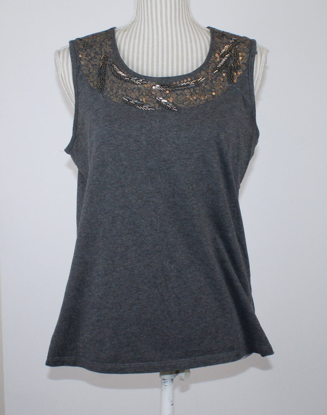 AMANDA GREEN GREY FEATHER BEADED TOP LADIES MEDIUM EUC